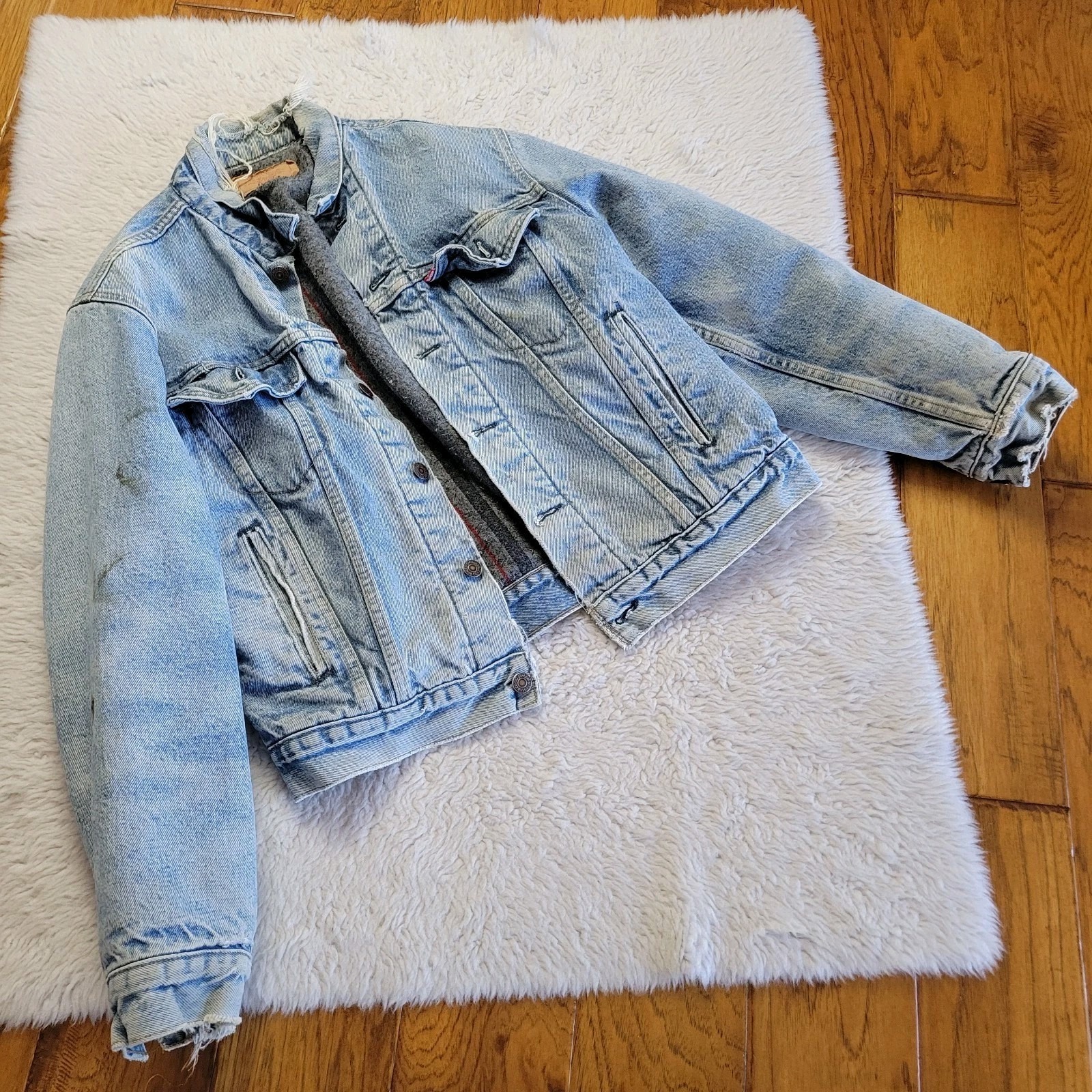 Vintage Levi's Blanket-Lined Denim Trucker Jacket Men's Medium Blue Destroyed